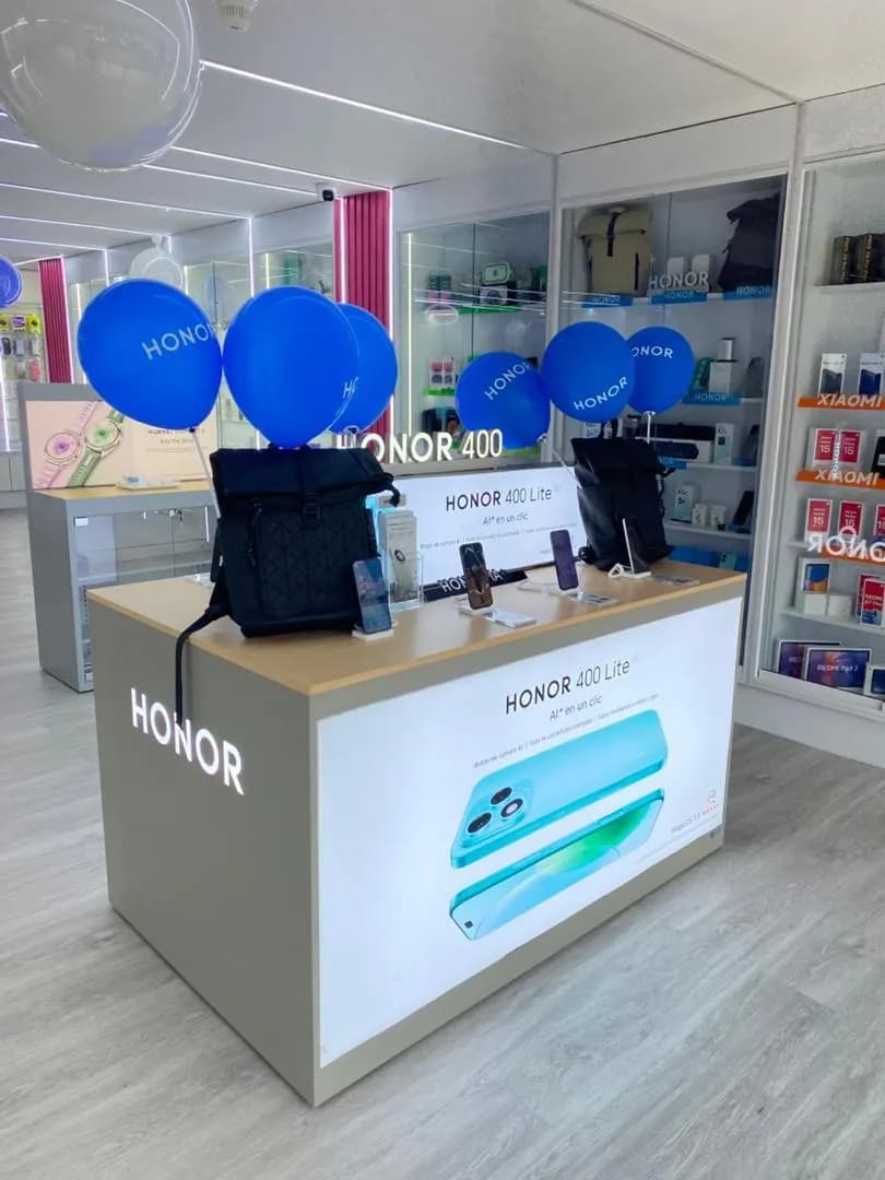 Isla de Honor 400 Lite con globos de lanzamiento en la tienda de San Cristóbal